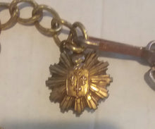 Load image into Gallery viewer, Fashion Gold Tone Chunky Chain Necklace Royal Lion Fleur de Lis Pendant
