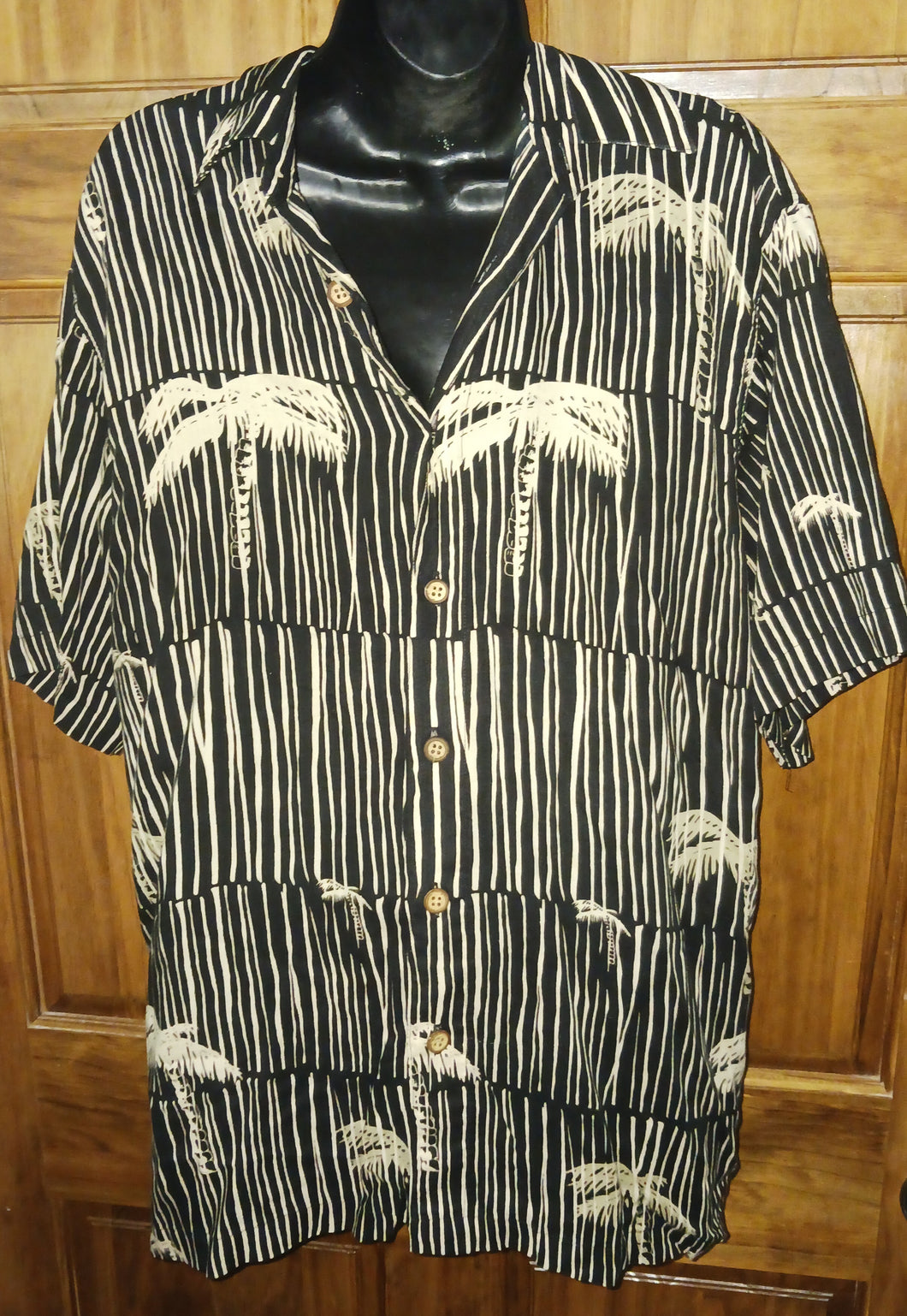 Ron Chereskin Vintage Men's Hawiian Shirt Size Medium Black Tan Palm Trees Bamboo Prints Rayon RN 40330