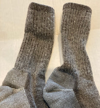 Load image into Gallery viewer, Smartwool Men’s Grey Wool Socks Winter Warm Wear Hiking Work
